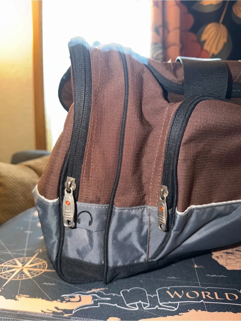 Victorinox Swiss Army Men's Duffel Bag Carry-On Brown/gray No Shoulder Strap